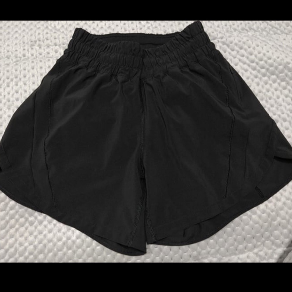 Lululemon Track That High Rise 5" size 4